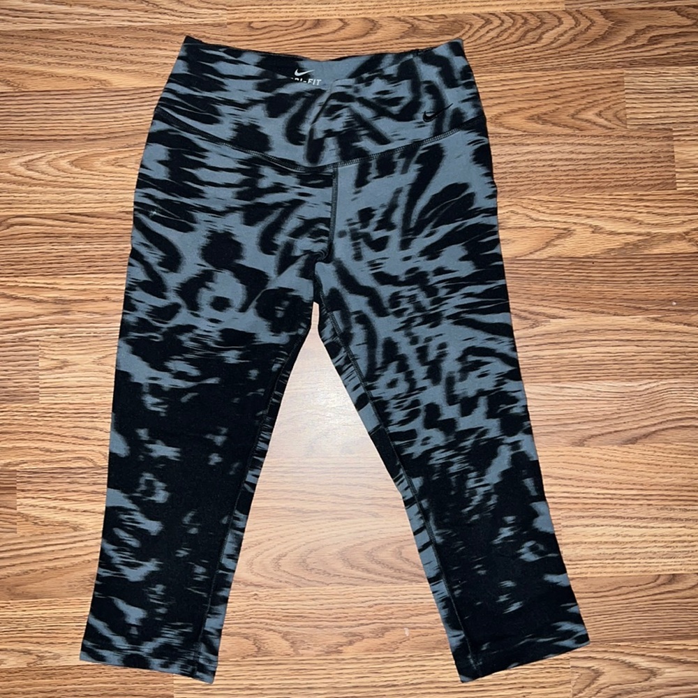 Nike Cropped Leggings